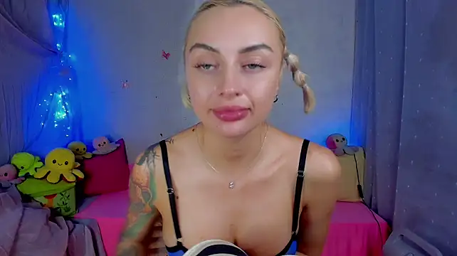 YourLizzyDoll - stay topless+blowjob 3 min