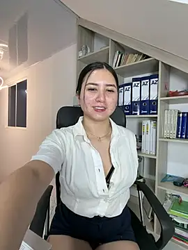 VAL_PRINCESS - Naughty secretary masturbates 🔥