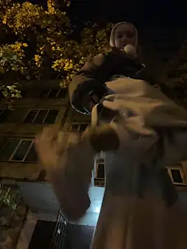 Bambi_lu - show panties right on the street🌳