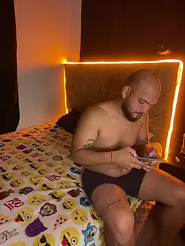 DarknLightt - naked for 5 minutes