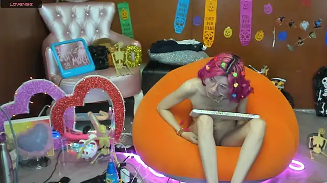 Skinygirl - more play bby and send vid