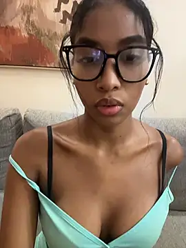 IamCrystal2 - Get me naked and horny