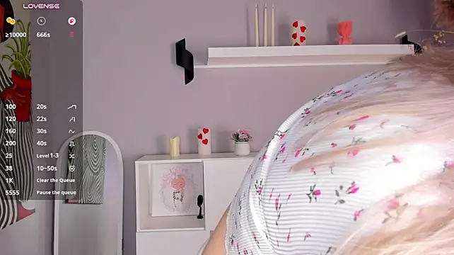Alice_Taylori - Oil on boobs + massage
