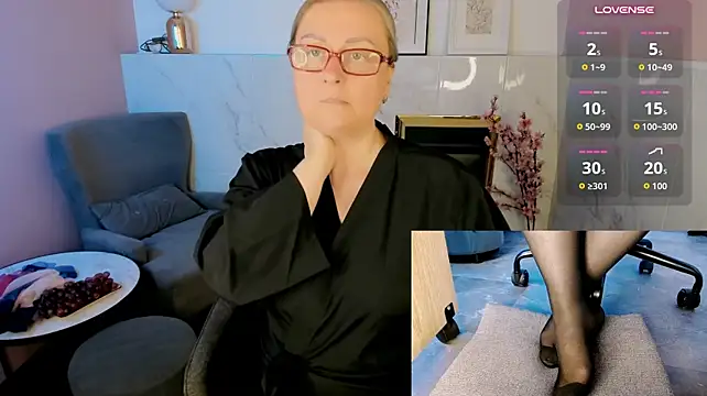 Alexandra_Kind - The last tipper gets a present