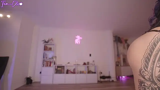 Iam_elii1 - TWERK WITH OIL DOGGY