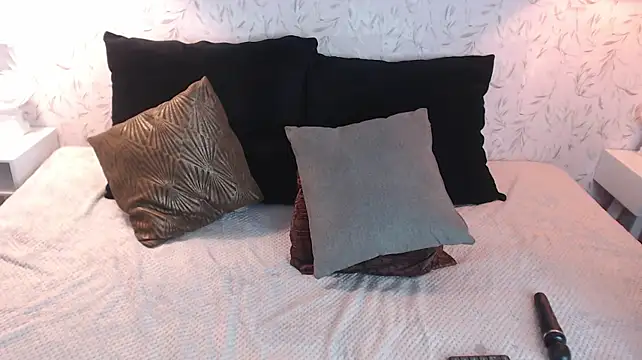 Chloe__Brm - show pussy + control domi 3 min 🙊🔥