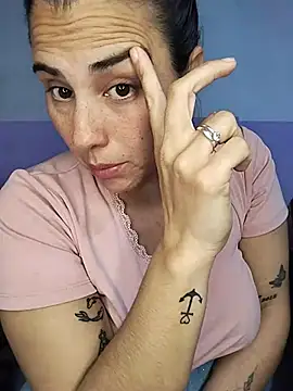 Kariciasecreta - Baile sexy hasta quedar desnuda