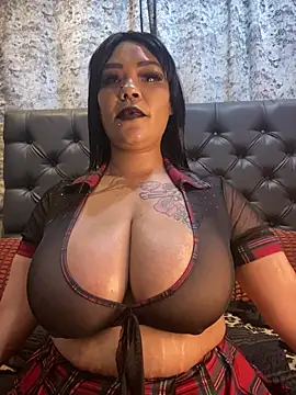 SEXYPRADAxx11 - Oil Nipples💦💦