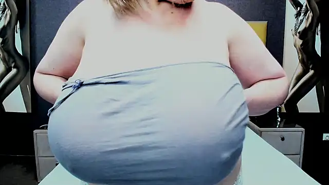 KiraLeila - make me naughty guys!🌊🌊💦💦💦💦