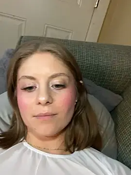 KatelynBabbyy - Strip me naked!!!