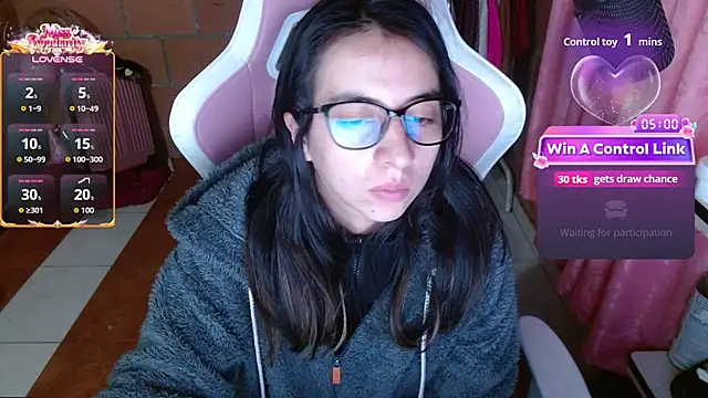 Maggie_Fox3 - SHOW ASS