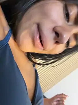 Lilybeeth - Show the tits.