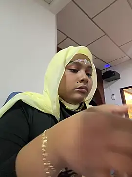 Aylin_arabic - Slowly suck on the toy😇