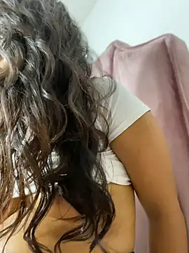 Emilly23 - saliva titi