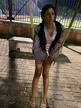 Broken_Latina_Whores_JE - Finger in my pussy 😌