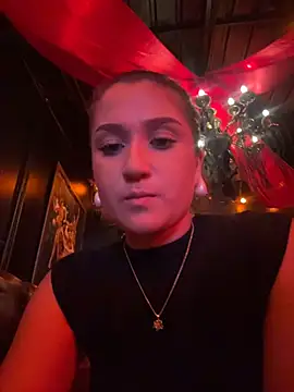 IsabelleMilan - MAKE WET IN PUBLIC