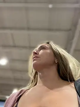 Lunagirl13 - Get naked in the car 😻😈🍒