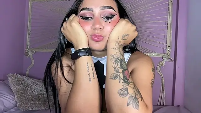 Ashlyrouxx - Oil ass up