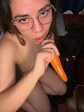Majot8798 - Spit boobs a lot🫦🥵💦💦