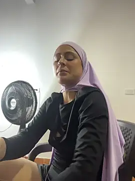 Aisha_k - doggy style without panties