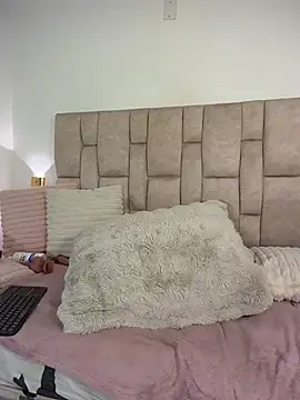 Nicolegh_ - Put camera close to pussy and fingering