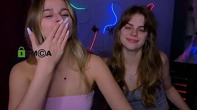 Berry_alma - play with het tits