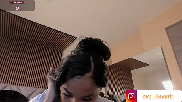 Elsie_morris12 - fingers in pussy