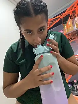 Chloefixxx - one finger on asshole