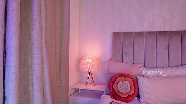 Liora_Sol - sexy strip tease and hot blowjob