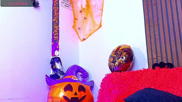 Nova_kitttyy - Werk with a Halloween songt