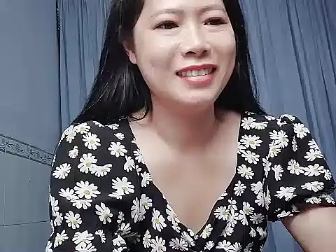 AMY9X - shaking bare buttocks for 2 minutes