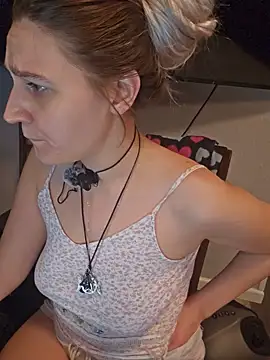 ScarletsWeb - 🔥roll a j with me🔥