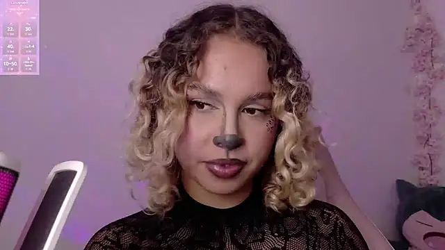 Haelycute - Show u my hot outfit🍑💦