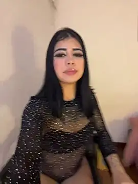 -Brittanny - NAKED AND TWERK