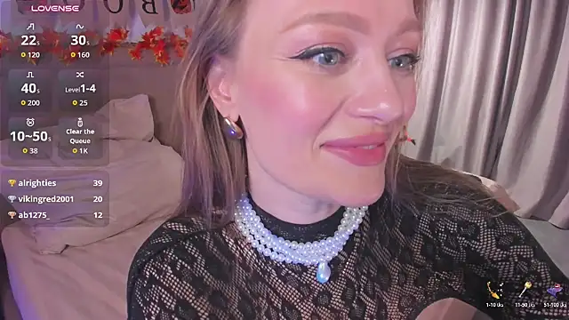 EvelynPoole - oiled booty + hot spanks
