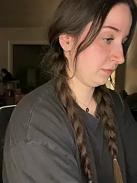 Nerdynina - Twerk in ur face no panties