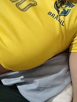 Fofinhaa12 - Olhar no perfil bio , vídeo transando??