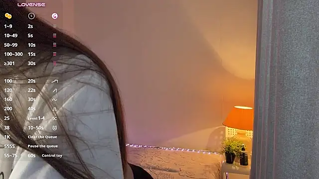 LunaVeee - Bite my finger + eye contact