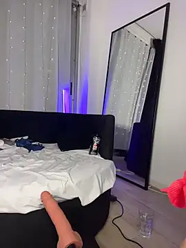 Kyliejenner8 - SPIT TITS💦😈