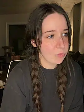 Nerdynina - Twerk in ur face no panties