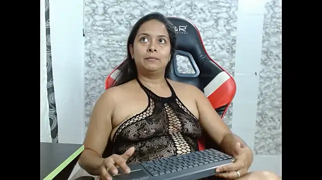 Zarinamoon - COCUMBER IN MY PUSSY