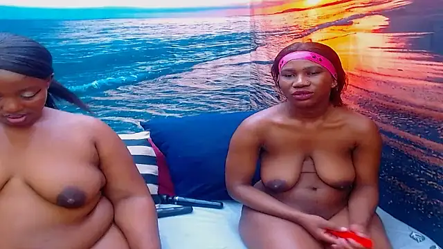 JUICYASSxx28's Live XXX Chat