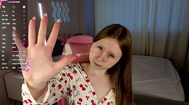 LiliTiny - stay topless with me