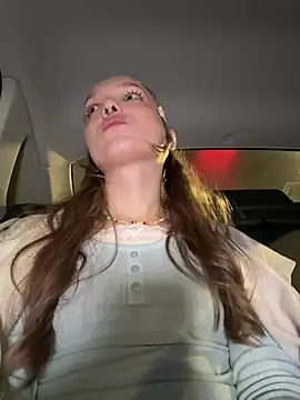 Bambi_lu - boobies out behind UBER driver😱🍒