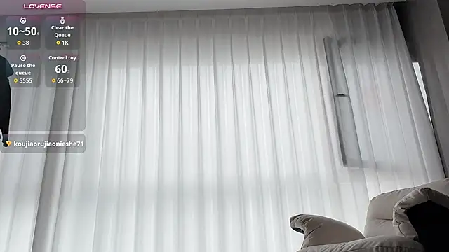 Tingting-youu - 表哥表姐在家偷偷摸摸直播哥哥们轻点【开门直播5分钟】