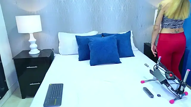 VioletSweetts - Fingers in the pussy x3 min 😈