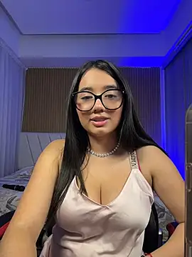 Michelle_Zoe - MASTURBACION EN PÚBLICO