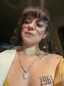 VioletaSubmissive - Take off panty