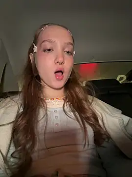 Bambi_lu - show PUSSY behind UBER deiver😱🍓