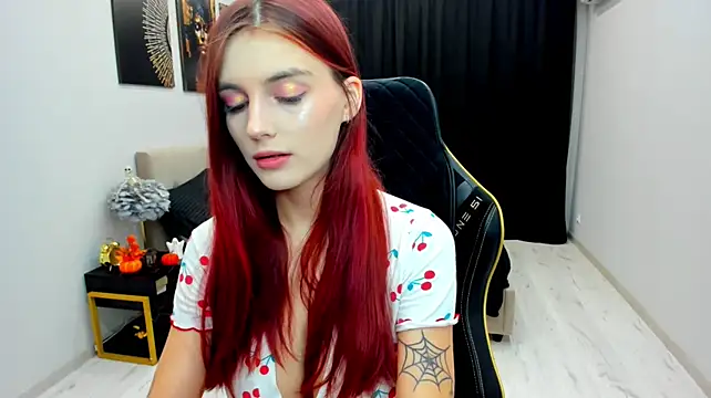 RedLipse - doggy close to camera